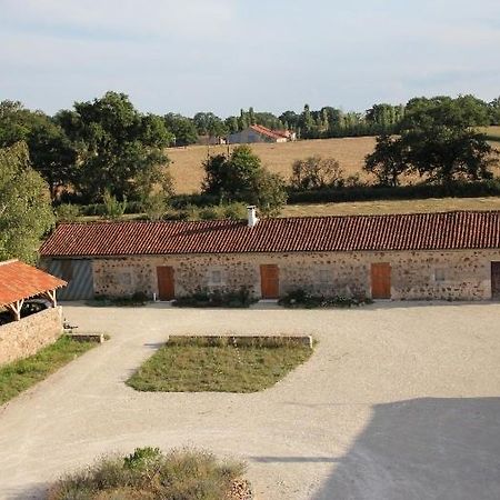 Villa Gite Val Des Pres à Millac  Extérieur photo