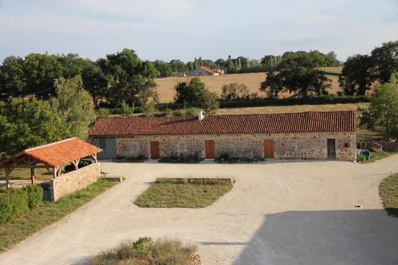 Villa Gite Val Des Pres à Millac  Extérieur photo